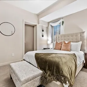 Fresh Decor - 2br Getaway - Walk To Sloan's Apartment